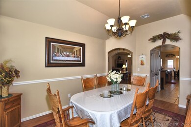 4304 S Narcissus Ave, Broken Arrow, OK 74011 - photo 5