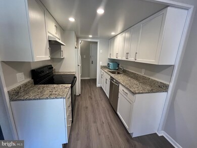 11656 Stoneview Square unit 22C, Reston, VA 20191 - photo 3