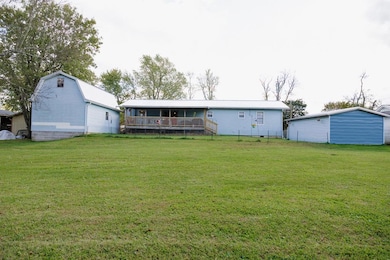 435 Patton Heights Cir, Jamestown, TN 38556 - photo 3