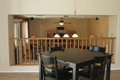 Eat-in Kitchen