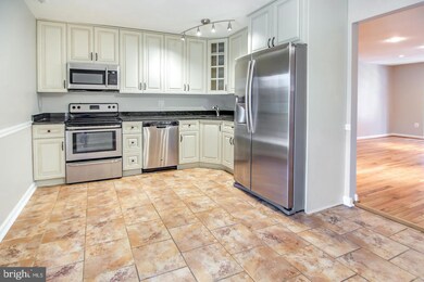 1528 Marlborough Ct, Crofton, MD 21114 - photo 3