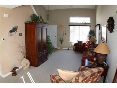 2667 Fraiser Fir Dr, Greenwood, IN 46143 - photo 4