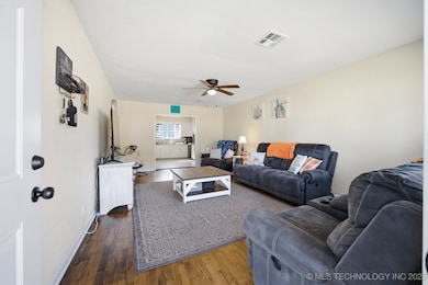 510 W Jefferson Ave, Checotah, OK 74426 - photo 2