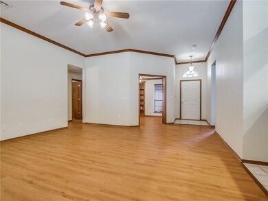 613 Loyd Ln, Moore, OK 73160 - photo 5