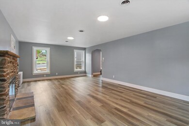 311 W 3rd St, Waynesboro, PA 17268 - photo 6