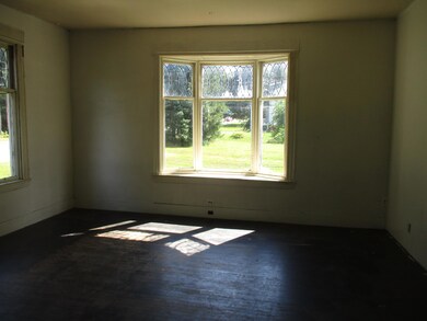 106 Pleasant St, Mechanic Falls, ME 04256 - photo 5