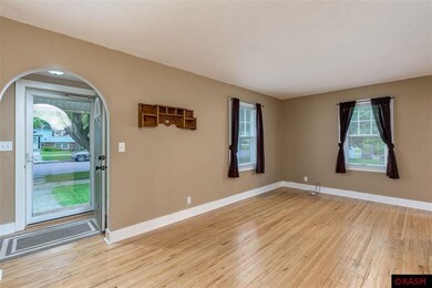 1616 N 2nd St, Mankato, MN 56001 - photo 2