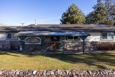 2639 SW Yew Ave, Redmond, OR 97756 - photo 3