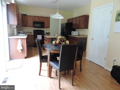 10229 Saddlebrooke Ln, Hagerstown, MD 21740 - photo 4