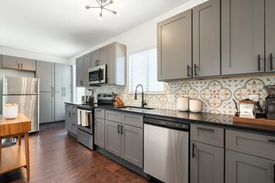 2300 Stanford St unit G, Houston, TX 77006 - photo 3