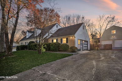 1829 Plumb Branch Rd, Knoxville, TN 37932 - photo 2