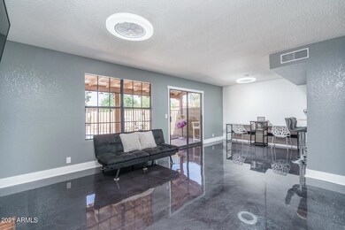 2) GREAT ROOM