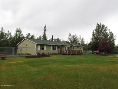 Hickory Big yard and front of house