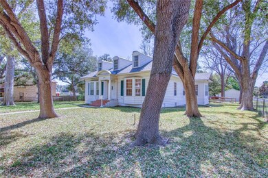 1111 N Adams St, Beeville, TX 78102 - photo 3