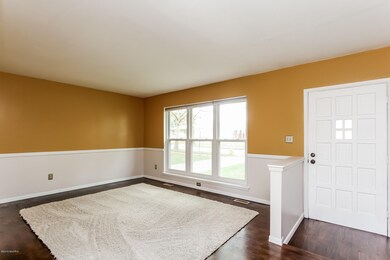 1615 Carlton Ave NE, Grand Rapids, MI 49505 - photo 3