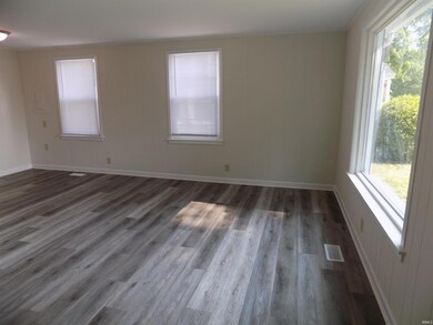 2039 Stevens Ave, Elkhart, IN 46516 - photo 3