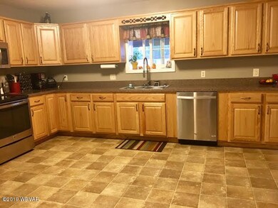 601 Frederick kitchen