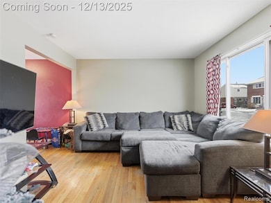 8207 Dartmouth Dr, Warren, MI 48093 - photo 3