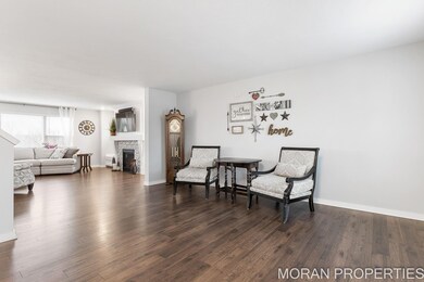 22-web-or-mls-3444 Sagecrest Dr, Hudsonv