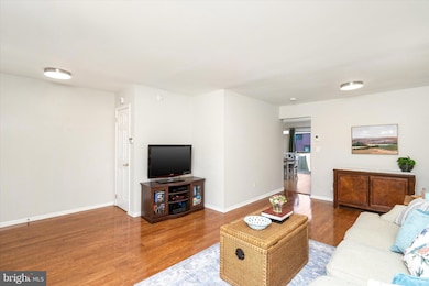 182 Canterbury Ct, East Windsor, NJ 08520 - photo 6