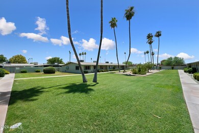 10852 W Santa fe Dr unit 51, Sun City, AZ 85351 - photo 2