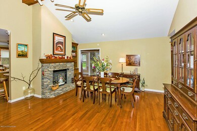 7509 Newton Dr, Louisville, KY 40228 - photo 2