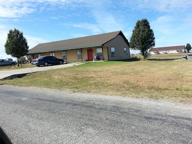 200 Blue Bell Ct, Weatherford, TX 76088 - photo 2