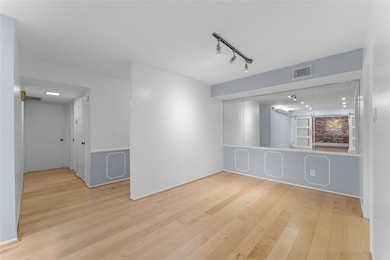 359 N Post Oak Ln unit 221, Houston, TX 77024 - photo 2