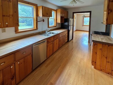 1059 Bailey Hill Rd, Readsboro, VT 05350 - photo 2