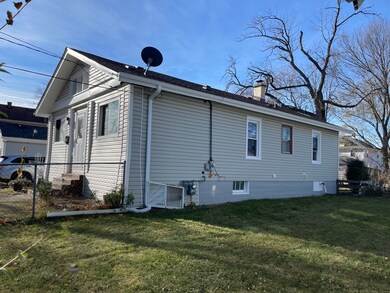 24 N Victory St, Waukegan, IL 60085 - photo 3