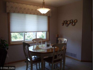 upper level dining area - enjoy the bright open ar