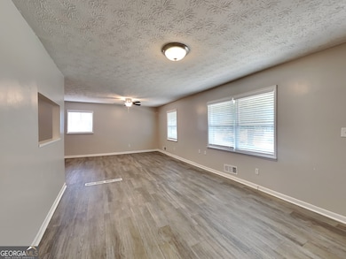 1352 Labelle St, Jonesboro, GA 30238 - photo 2