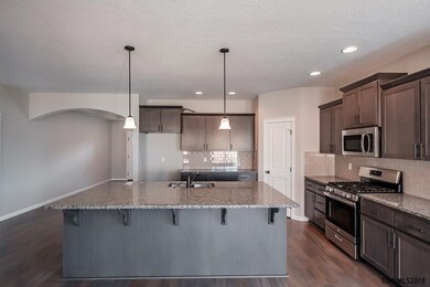 2162 NE Deciduous Ave, Albany, OR 97321 - photo 5