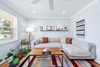 871 Sara Rose St, Houston, TX 77018 - photo 5