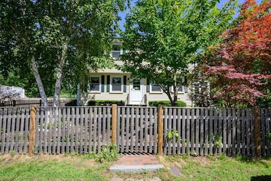 54 Katherine St, North Weymouth, MA 02191 - photo 2