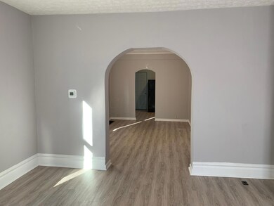 80-Maynard Liv Room