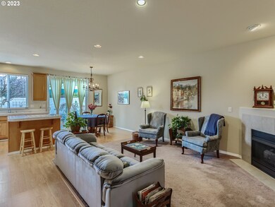 20282 Hoodview Ave, West Linn, OR 97068 - photo 4