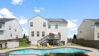 10241 Warfield St, White Plains, MD 20695 - photo 2