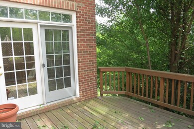 10357 Fitzpatrick Ln, Oakton, VA 22124 - photo 5