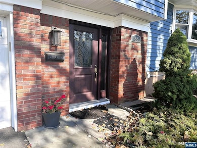 56 Sergent Ct, Bergenfield, NJ 07621 - photo 2