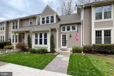 10051 Beacon Pond Ln, Burke, VA 22015 - photo 2