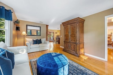 167 Walnut St, Shrewsbury, MA 01545 - photo 6