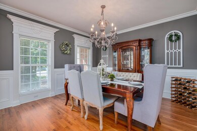 INCREDIBLE, FORMAL DINING ROOM OFF THE ENTRYWAY TO THE HOME!