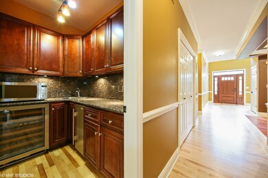 unlisted-address, Elmhurst, IL 60126 - photo 6