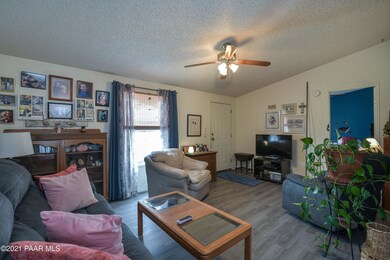 830 Picacho Livingroom