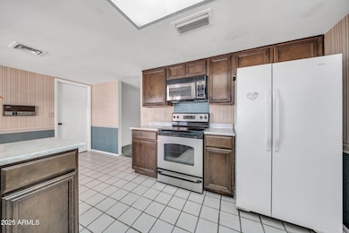 14024 N Burning Tree Place, Phoenix, AZ 85022 - photo 3