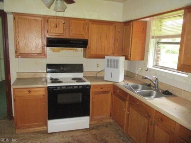 4052 Sunkist Rd, Chesapeake, VA 23321 - photo 5