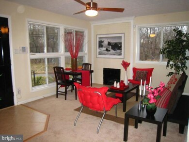 2717 Country Club Rd, Hyattsville, MD 20785 - photo 5