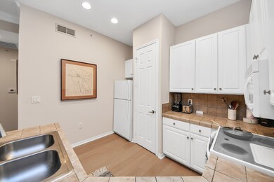 2400 Mccue Rd unit 113, Houston, TX 77056 - photo 7