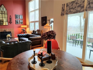 Living Rm Opens to Deck